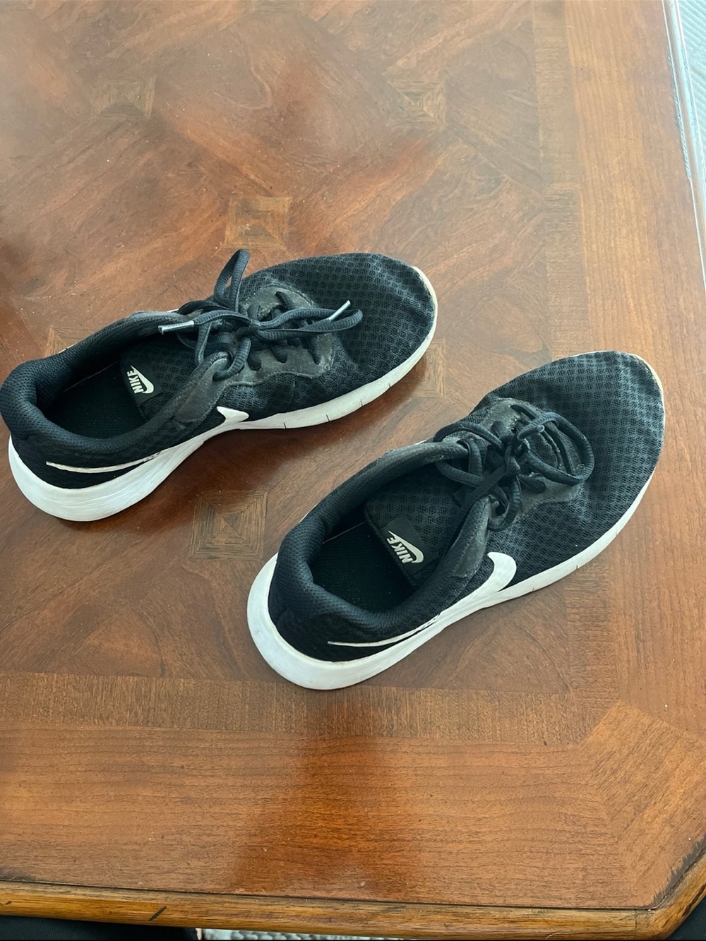 Nike Black and White Lightweight Trainers youth